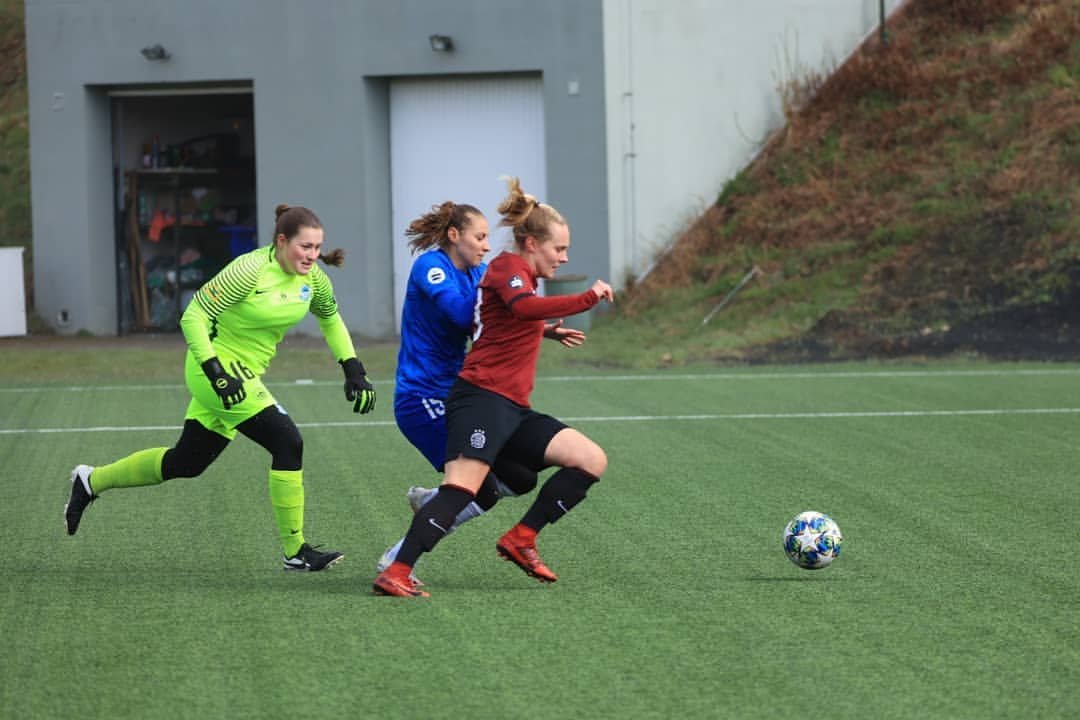 Liberec - Sparta 0:5.

? Čistý hattrick Markéty Ringelové
? Křivská a Nepokojová na jaře poprvé v základu, obě se odvděčily gólem
? Trenéra těší přenos věcí z tréninku do zápasu
? Nyní následuje reprezentační přestávka

Reportáž na Sparta.cz

#acsparta #holkytaky #zenyfotbal